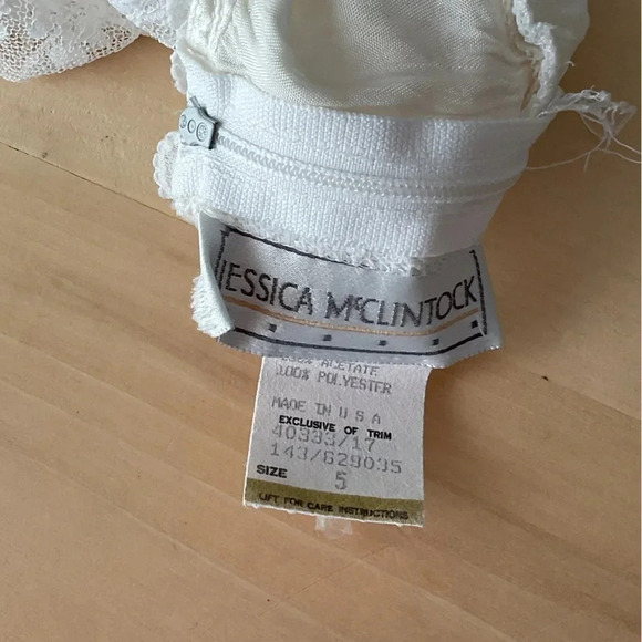Jessica McClintock- Vintage Lace Girls Dress - White  Size 5 - Picture 4 of 6